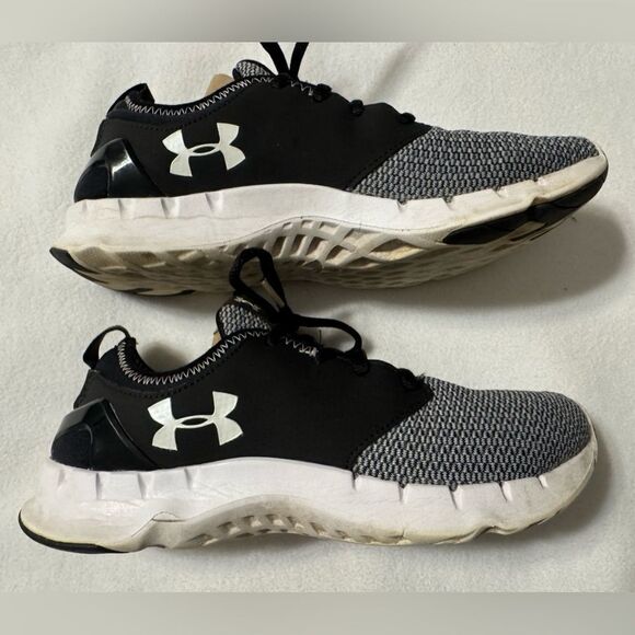 Under Armour Running Shoe Color Gray Black Size 8 - Picture 1 of 5